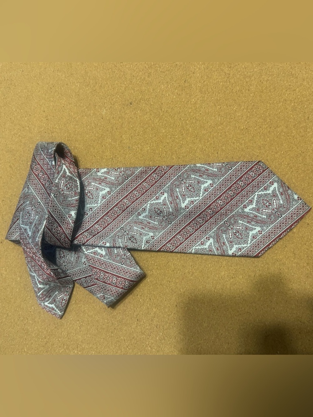 Silk Paisley Pattern Men's Tie in Light Blue and Burgundy